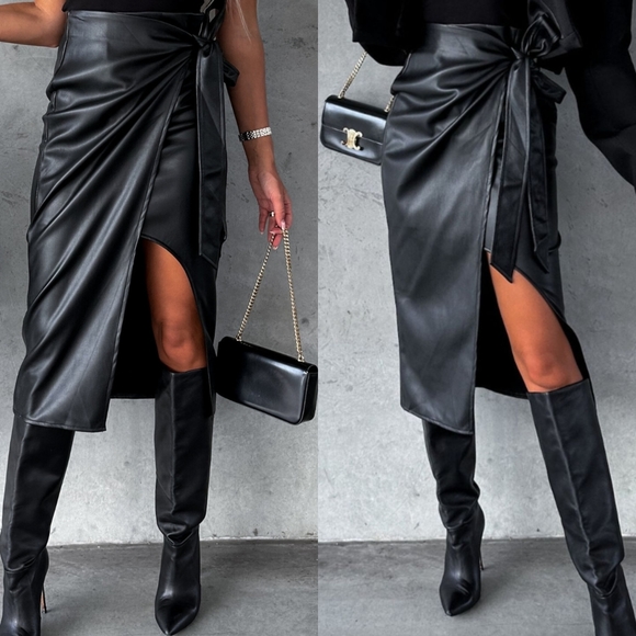 Noir Knot High Waist Skirt - Picture 1 of 6